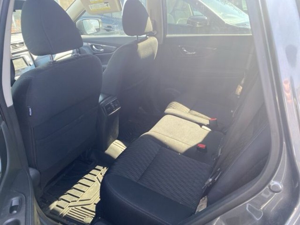 Used 2018 Nissan Rogue SV SUV