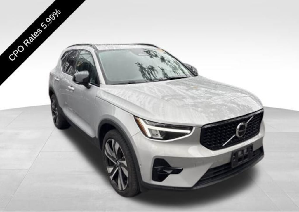 Used 2023 Volvo XC40 B5 Plus Dark Theme SUV