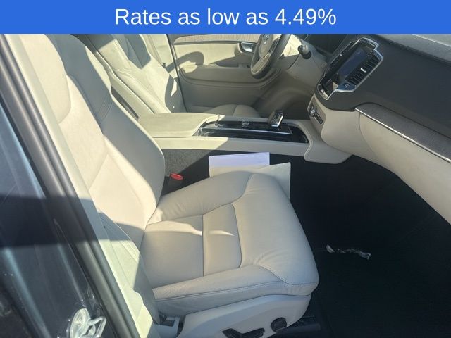 2024 Volvo XC90 AWD Plus photo 2