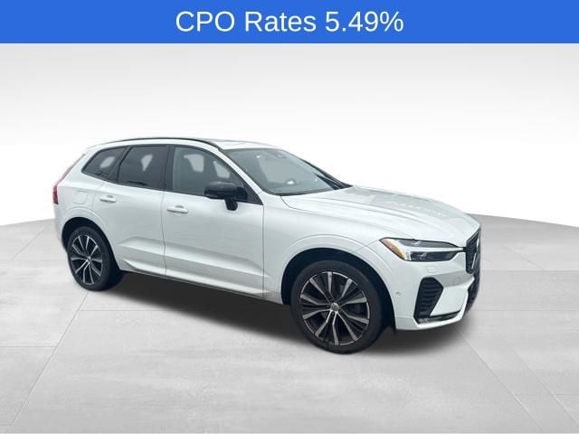 2024 Volvo XC60 B5 Plus Dark Theme AWD's photo