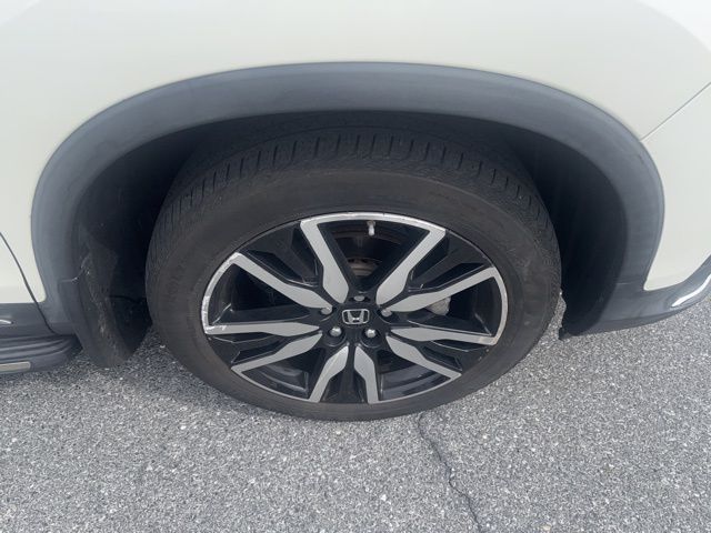 2019 Honda Pilot Touring photo 2