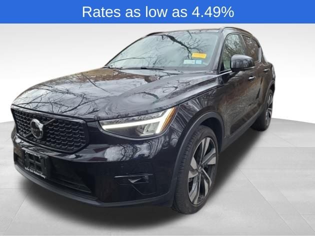 2024 Volvo XC40 SUV 