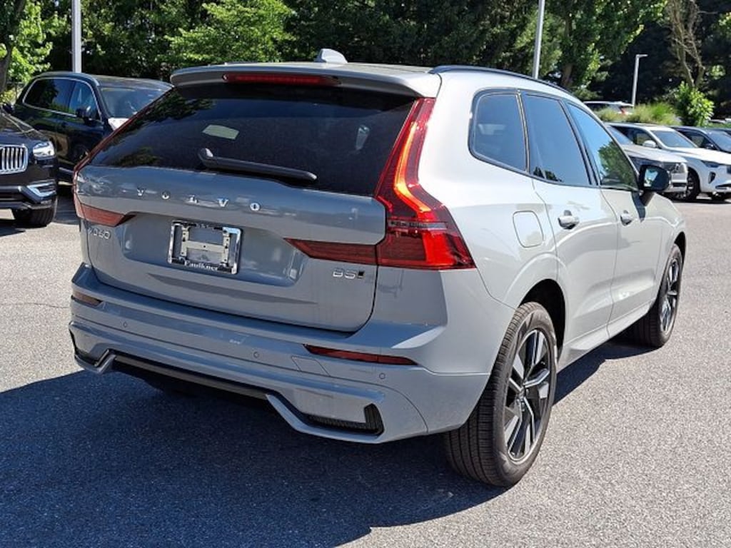 New 2026 Volvo XC60 B5 Core SUV
