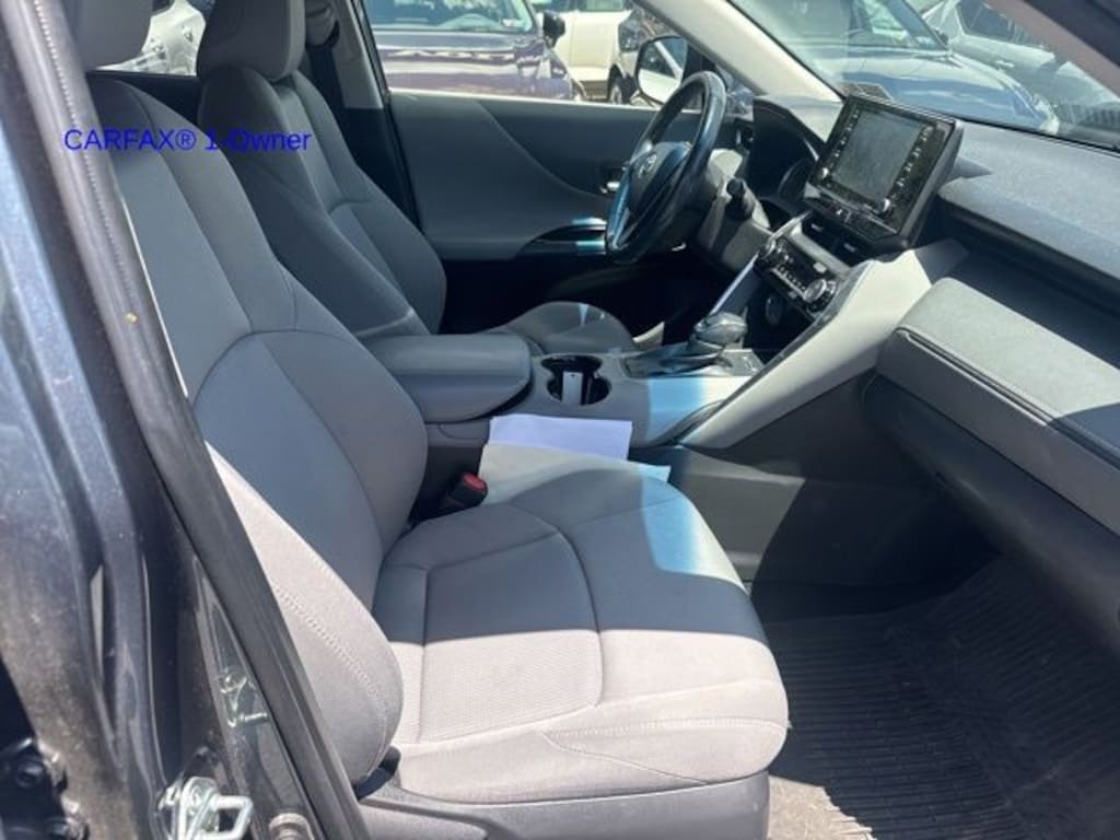 Used 2022 Toyota Venza LE SUV
