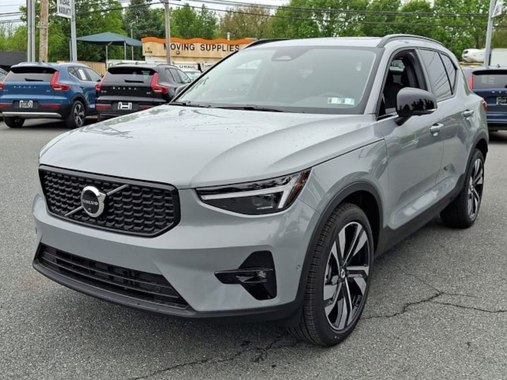New 2026 Volvo XC40 B5 Plus SUV