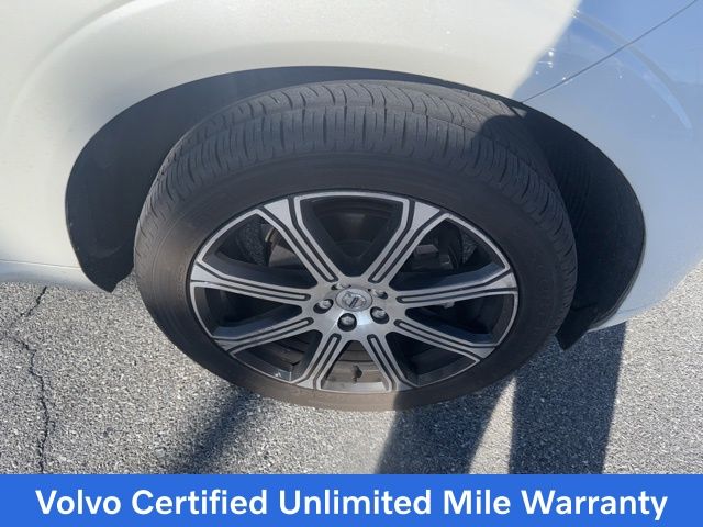 2021 Volvo XC60 T5 Inscription photo 2