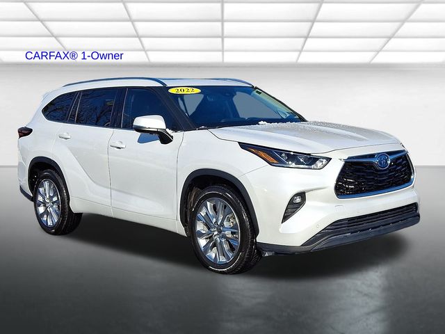 2022 Toyota Highlander Limited's photo