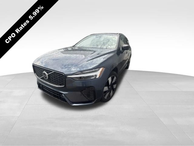 2024 Volvo XC60 T8 Plus Dark Theme AWD's photo