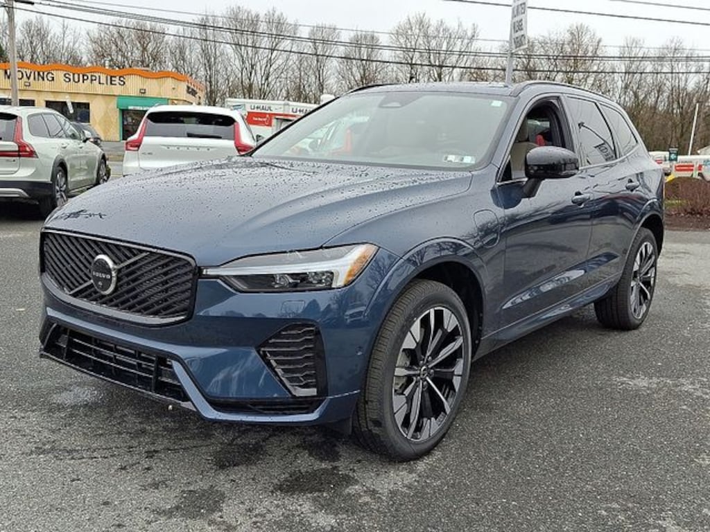 New 2026 Volvo XC60 plug-in hybrid T8 Plus SUV