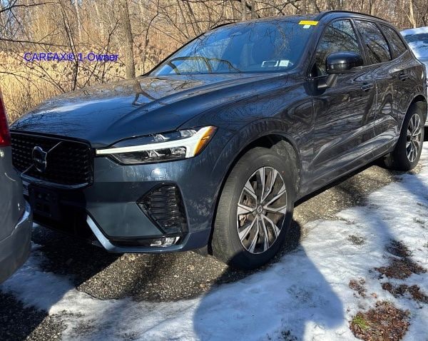 2023 Volvo XC60 Plus's photo