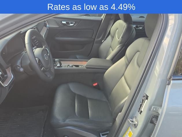 2024 Volvo S60 B5 AWD Plus photo 2