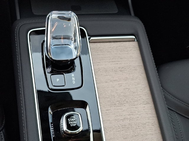 2026 Volvo XC90 Plus - Photo 11