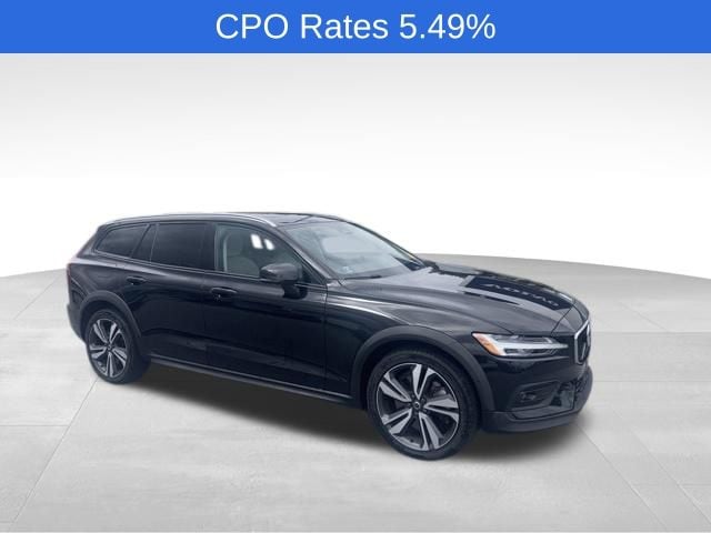 2024 Volvo V60 Cross Country B5 Plus AWD's photo