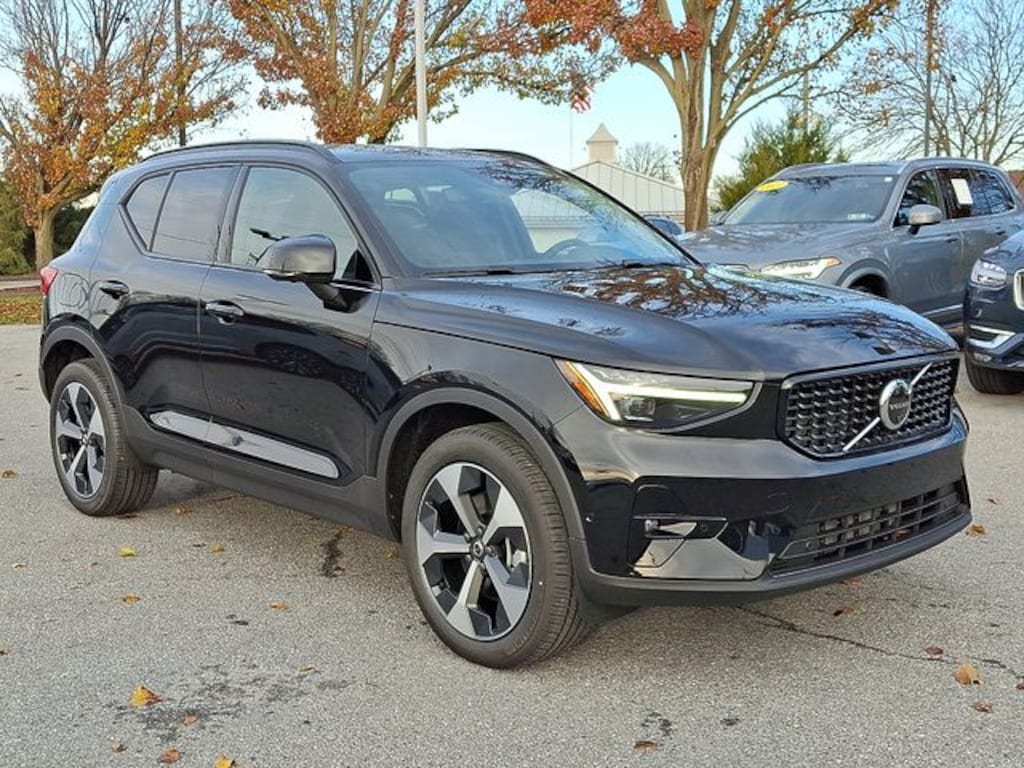 New 2026 Volvo XC40 B5 Plus SUV