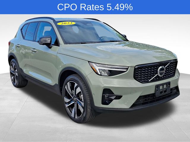 2023 Volvo XC40 B5 Plus Dark AWD's photo