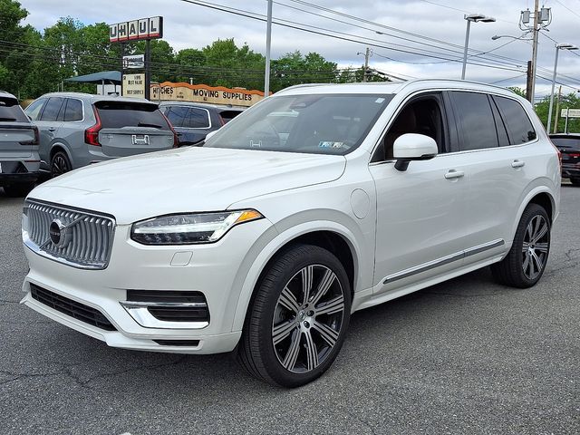 2025 Volvo XC90 T8 Core photo 2