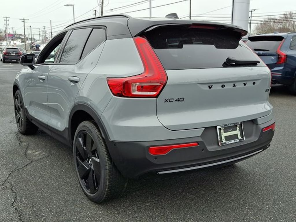New 2026 Volvo XC40 B5 Ultra Black Edition SUV