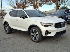 2026 Volvo XC40 B5 Plus AWD SUV