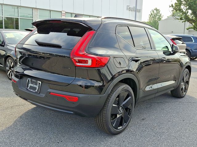 2026 Volvo XC40 photo 3