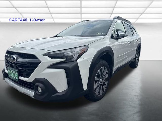 2025 Subaru Outback Touring's photo