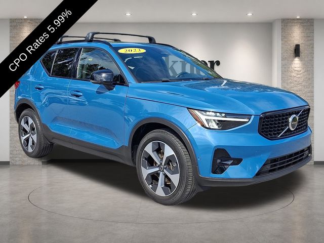 2023 Volvo XC40 SUV 