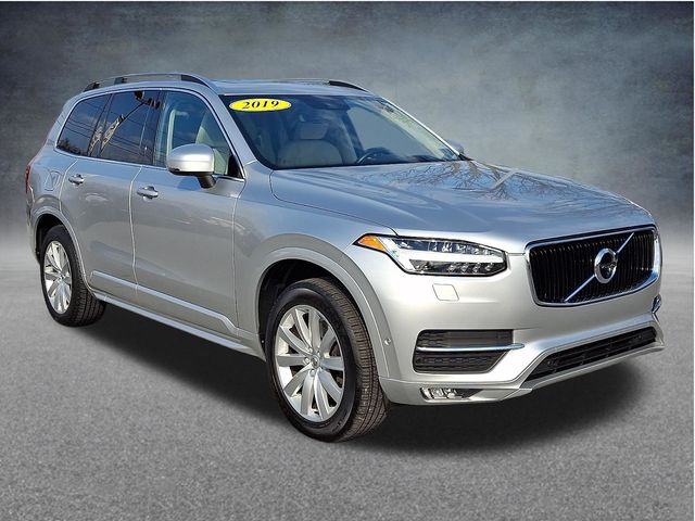 2019 Volvo XC90 Momentum