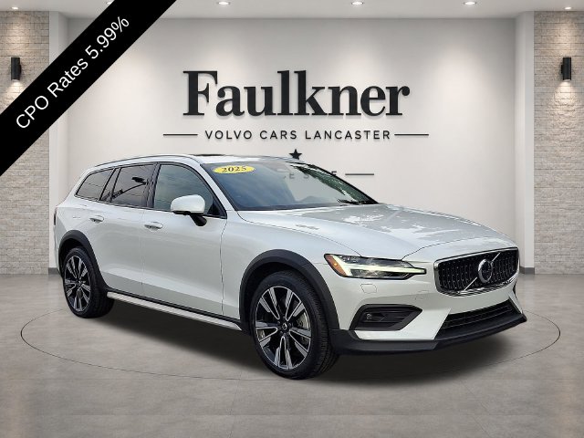 2025 Volvo V60 Cross Country