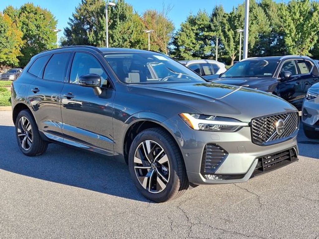 New 2026 Volvo XC60 B5 Plus SUV