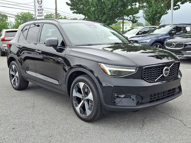 2026 Volvo XC40 SUV 