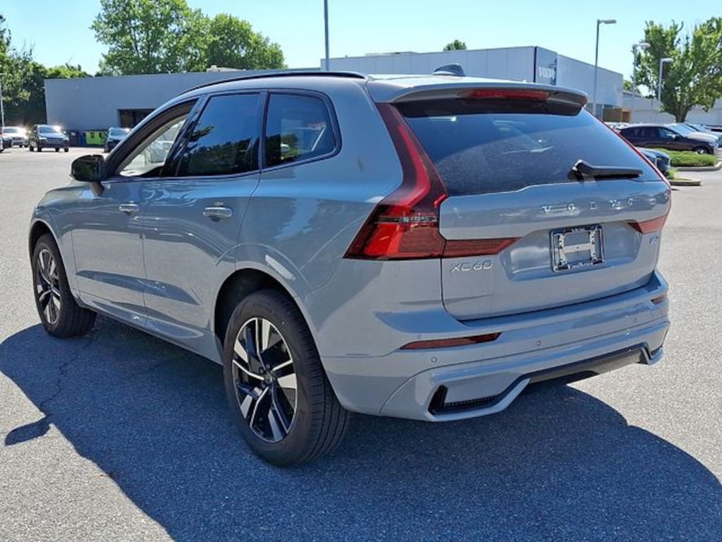 New 2026 Volvo XC60 B5 Core SUV
