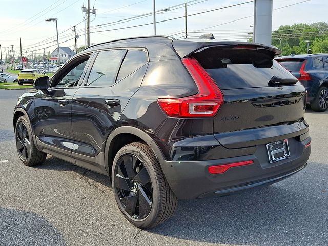 2026 Volvo XC40 photo 2