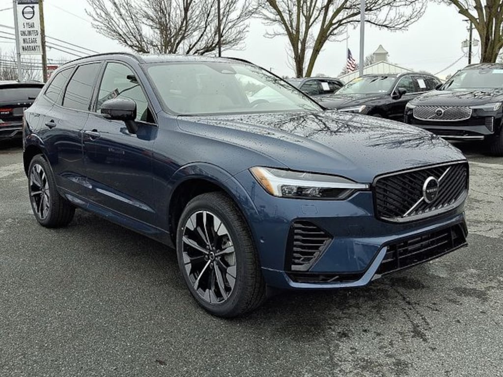 New 2026 Volvo XC60 plug-in hybrid T8 Plus SUV