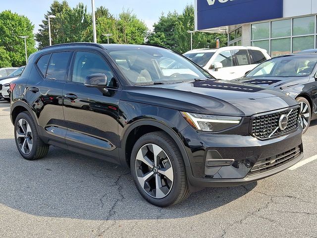 2026 Volvo XC40 SUV 