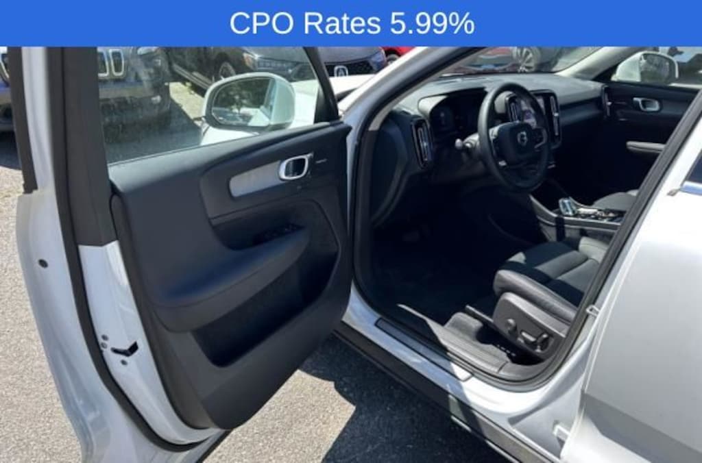 Used 2023 Volvo XC40 Ultimate SUV