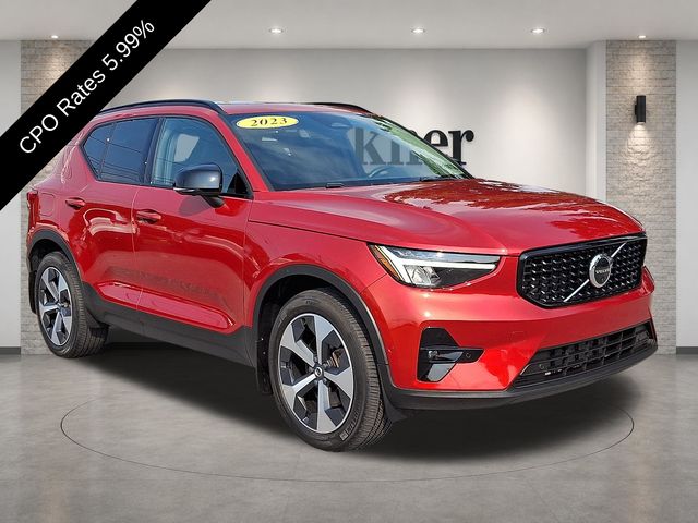 2023 Volvo XC40 SUV 