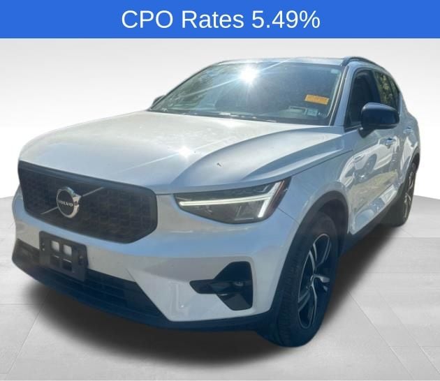 2023 Volvo XC40 B5 Plus Dark AWD's photo