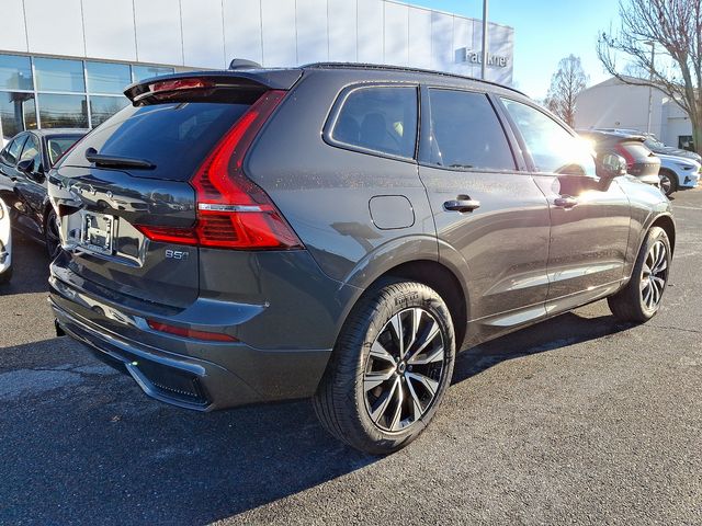 2025 Volvo XC60 B5 Core photo 3