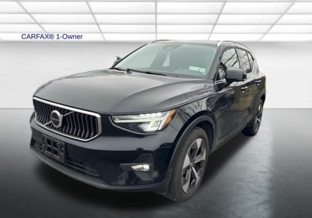 2023 Volvo XC40 Plus's photo