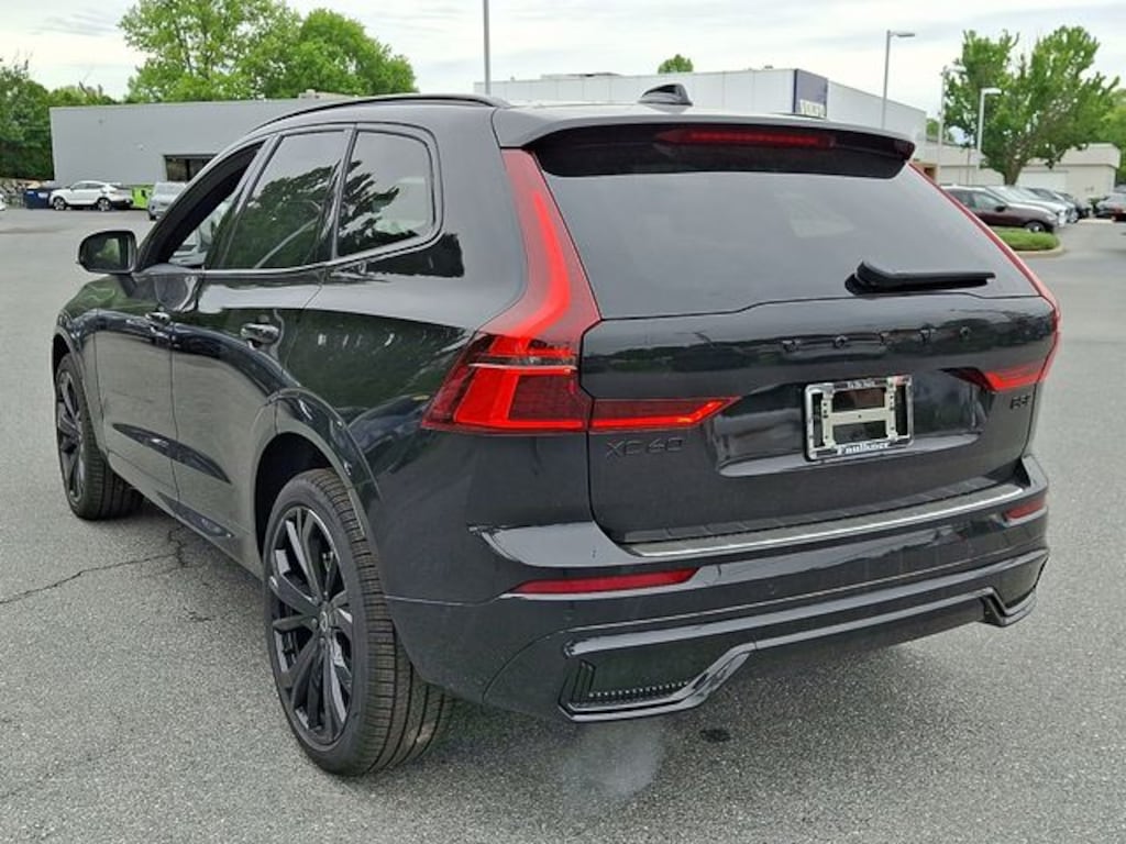 New 2026 Volvo XC60 B5 Ultra Black Edition SUV