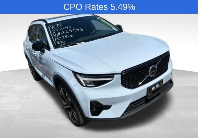 2024 Volvo XC40 B5 Plus Dark AWD's photo