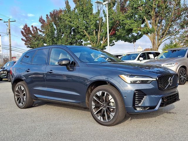 2026 Volvo XC60 Plus's photo
