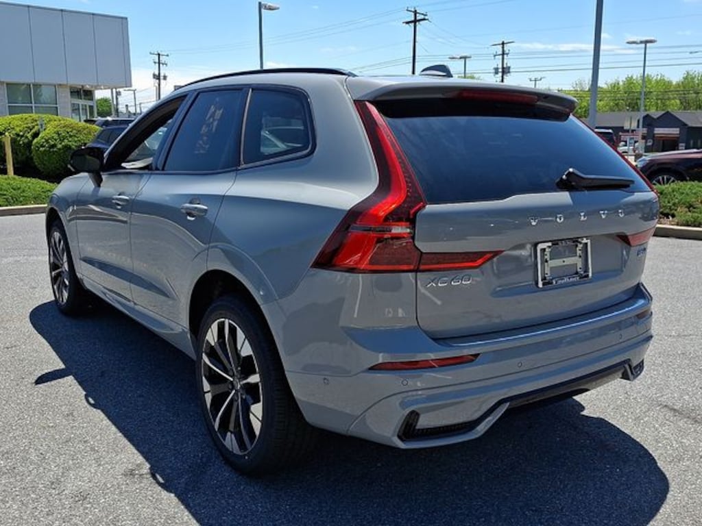 New 2026 Volvo XC60 B5 Plus SUV