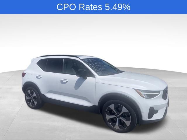2023 Volvo XC40 B5 Plus Dark AWD's photo