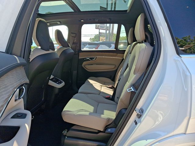 2026 Volvo XC90 Plus - Photo 7