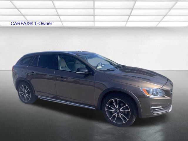 2017 Volvo V60 Cross Country Wagon 