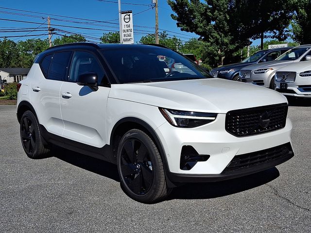 2026 Volvo XC40 SUV 