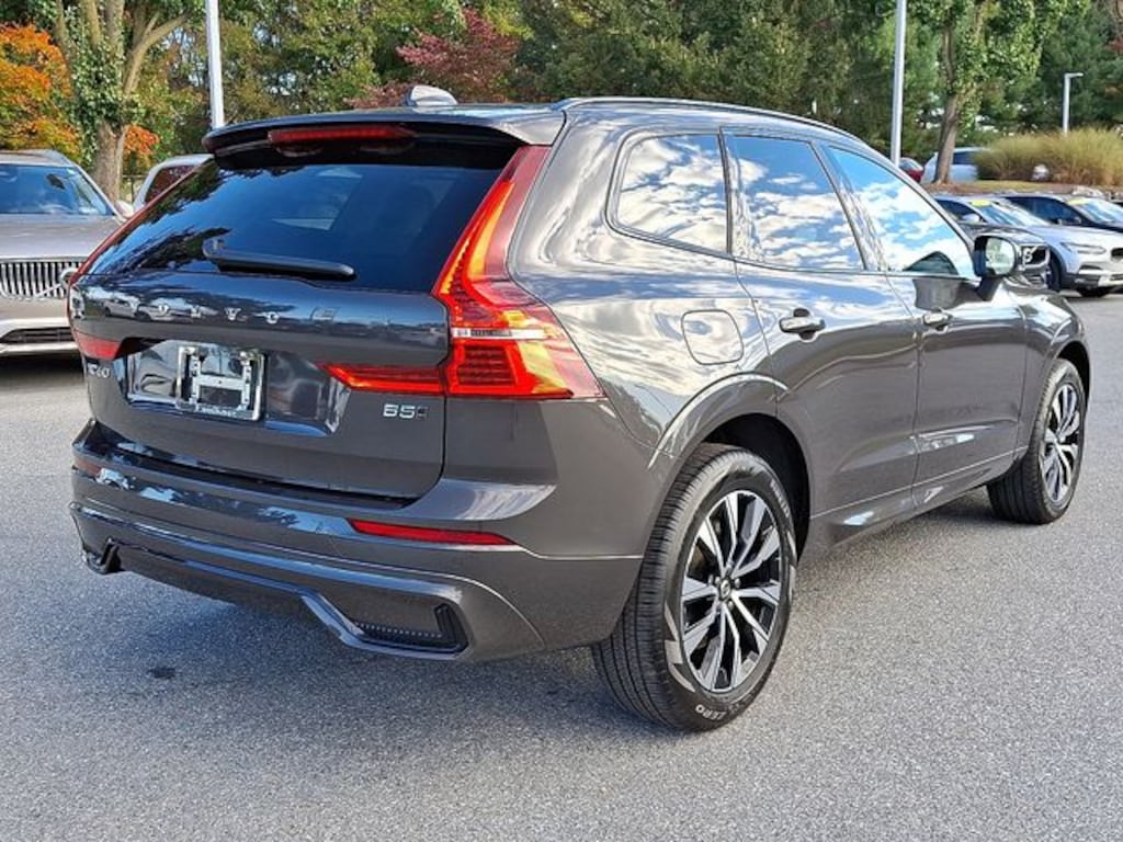 Used 2025 Volvo XC60 B5 Core SUV