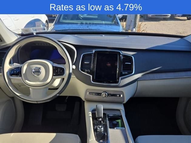 2023 Volvo XC90 Plus's photo