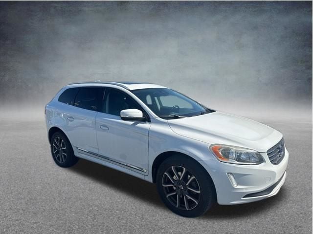 2016 Volvo XC60 T5 AWD Premier's photo