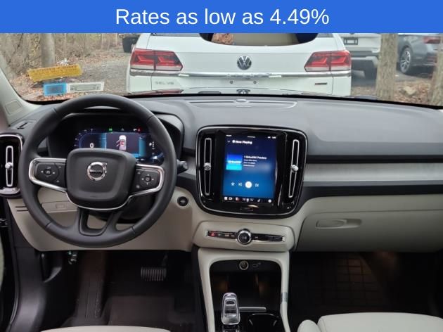 2024 Volvo XC40 AWD Plus photo 4